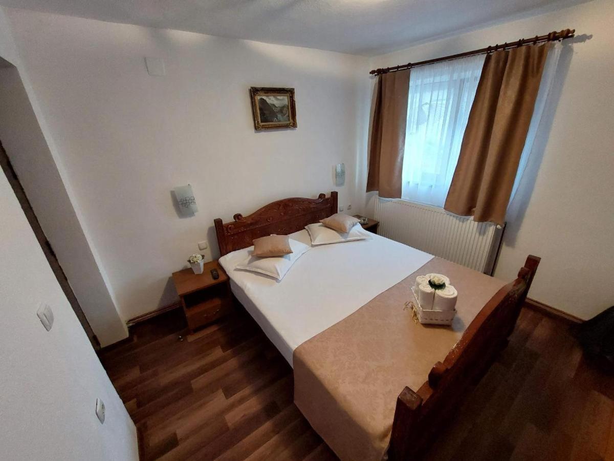 Hotel Casa Fabrizio Călimăneşti Exteriér fotografie